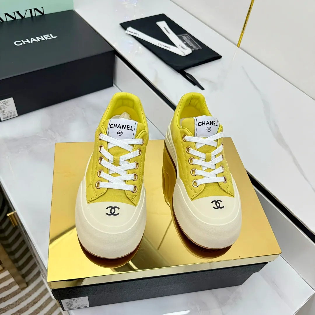 👟👟Ex-factory price 600👟👟 Chanel bread shoes ~ original calfskin panda shoes Chanel 25C latest hot style panda black and white sports shoes casual sneakers Xiaoxiang hot item classic black and white panda color coco girls must pay Fabric: original custom mixed sheepskin lining: original imported breathable mesh lining outsole: Original molded rubber + TPU combination Size: Women's 35-41 👉 👉 👉